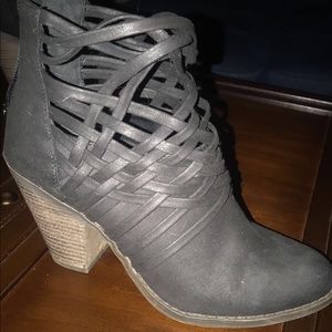 Black booties—adorable!